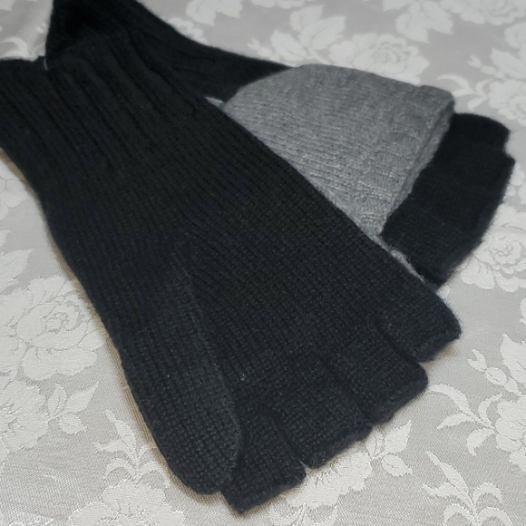 Quinn Cashmere Colorblock Pop Top Gloves - Picture 4 of 5